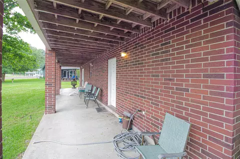Exterior - 200 Lakefront Dr, Onalaska, TX 77360 photo 5 of 13