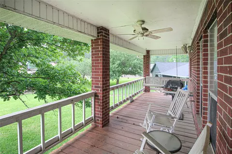 Exterior - 200 Lakefront Dr, Onalaska, TX 77360 photo 8 of 13