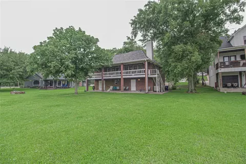Exterior - 200 Lakefront Dr, Onalaska, TX 77360 photo 4 of 13