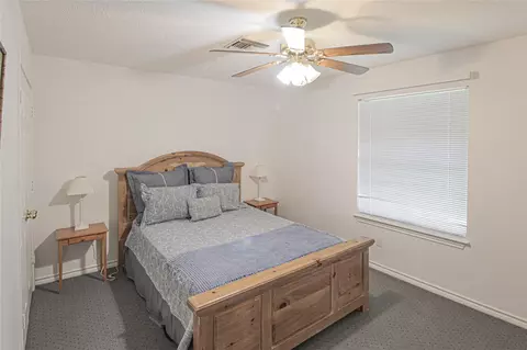 Bedroom - 200 Lakefront Dr, Onalaska, TX 77360 photo 10 of 12