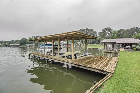 200 Lakefront Dr, Onalaska, TX 77360