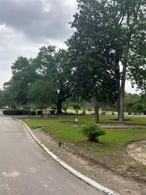 48 Robert E Lee Dr, Conroe, TX 77302 photo 16