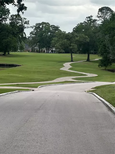 48 Robert E Lee Dr, Conroe, TX 77302 photo 15