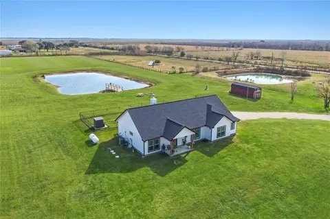 17637 Englin Rd, Winnie, TX 77665