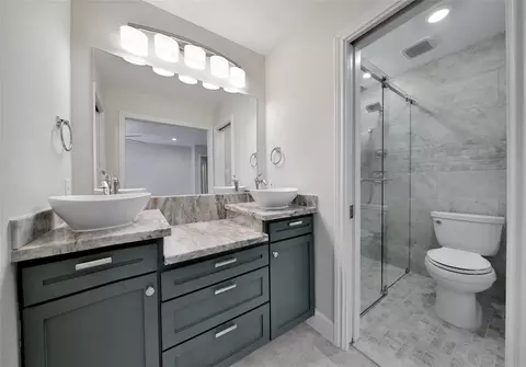 Bath - 32 E Lance Leaf Rd, The Woodlands, TX 77381 photo 1 of 4