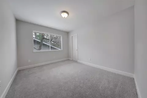 Bedroom - 32 E Lance Leaf Rd, The Woodlands, TX 77381 photo 3 of 4