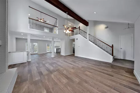 Living - 32 E Lance Leaf Rd, The Woodlands, TX 77381 photo 3 of 4