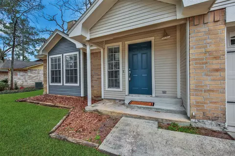 Exterior - 32 E Lance Leaf Rd, The Woodlands, TX 77381 photo 2 of 5