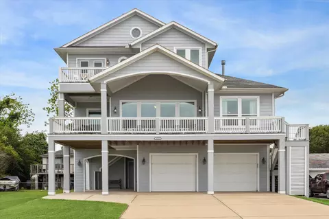 4910 Palm St, Seabrook, TX 77586