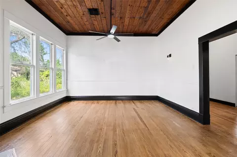 Living - 327 S Robb St, Trinity, TX 75862 photo 2 of 5
