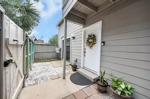 9512 Windswept Ln #9512, Houston, TX 77063