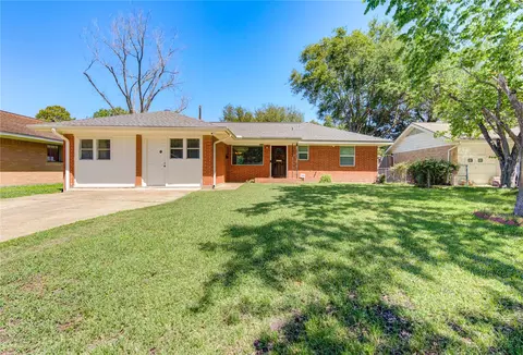 4538 Warm Springs Rd, Houston, TX 77035