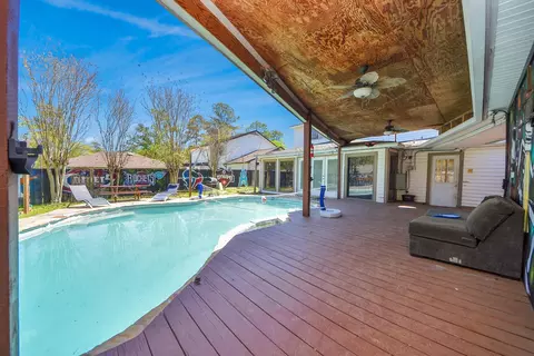 1011 Whitestone Ln, Houston, TX 77073