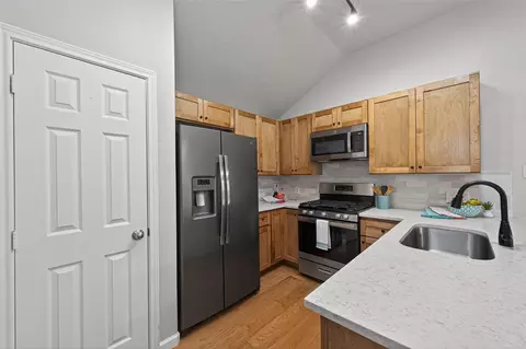 Kitchen - 2910 Crescent Bend Rd, Spring, TX 77388 photo 2 of 2