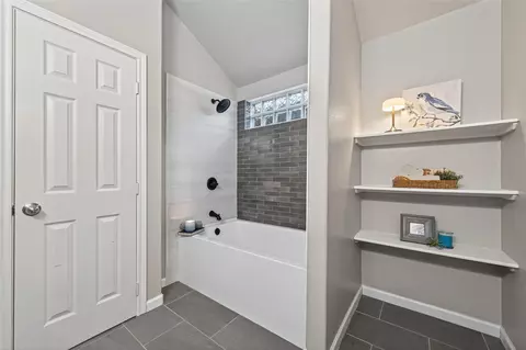 Bath - 2910 Crescent Bend Rd, Spring, TX 77388 photo 1 of 5