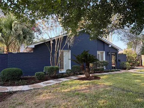 10323 Green Tree Rd, Houston, TX 77042