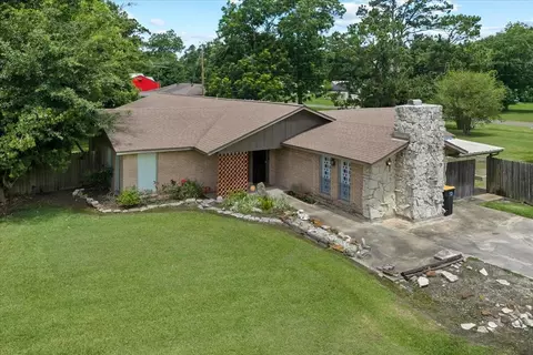 1404 S Main St, Anahuac, TX 77514