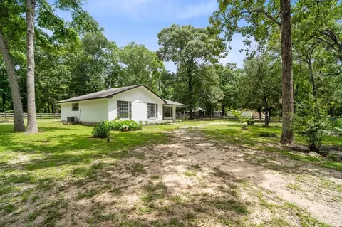 Exterior - 13400 Nicholson Rd, Conroe, TX 77303 photo 3 of 7