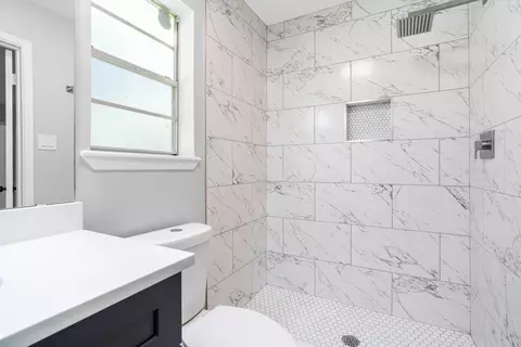 Bath - 13400 Nicholson Rd, Conroe, TX 77303 photo 2 of 4