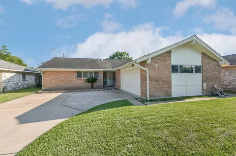 4812 Mistletoe Rd, Pasadena, TX 77505