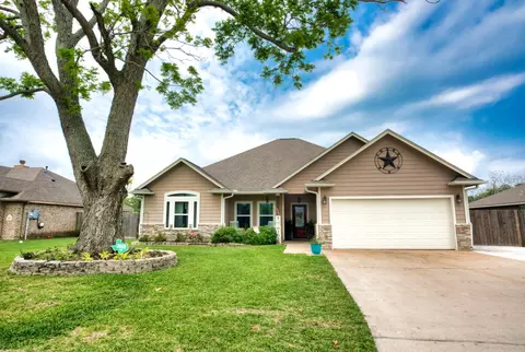 512 Wellshire, West Columbia, TX 77486