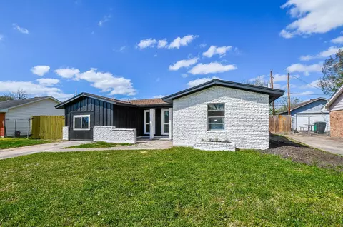 4222 Jorns St, Houston, TX 77045