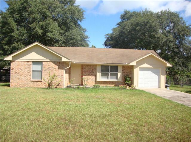 115 N Forest Dr, Willis, TX 77378 photo 1