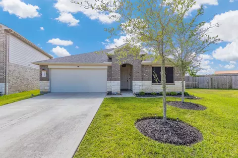 7906 Tamarind Ln, Baytown, TX 77521