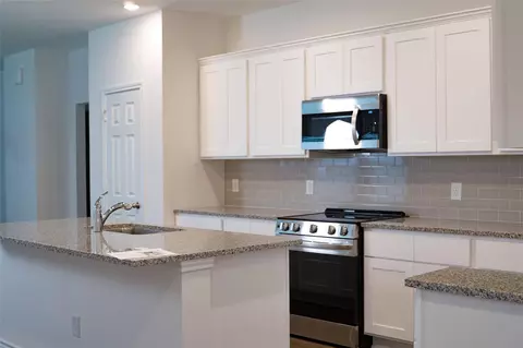 513 Oak Chase Ave, Dayton, TX 77535
