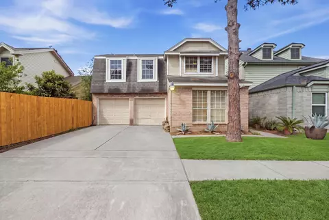 6438 Chatham Island Ln, Houston, TX 77035