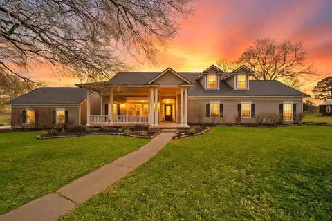 32540 Courtneyy Rd, Navasota, TX 77868