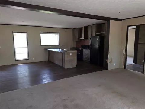 Living - 20527 Lake Forest Dr E, Guy, TX 77444 photo 3 of 4