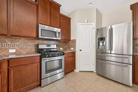 Kitchen - 23527 Jasmine Terrace Dr, Spring, TX 77373 photo 4 of 5