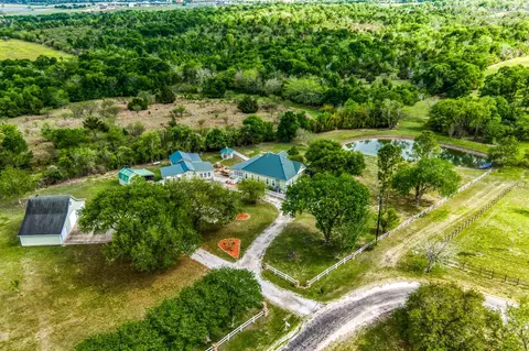 7257 Kurt Dr, Brenham, TX 77833