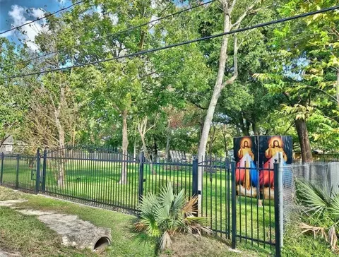 4108 Falls St, Houston, TX 77026