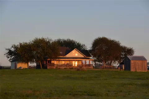 7707 Kieke Rd, Carmine, TX 78932
