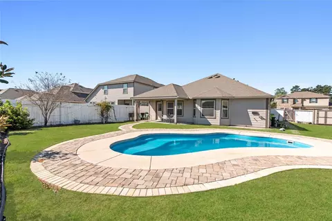705 Autumn Lake Ln, Magnolia, TX 77354