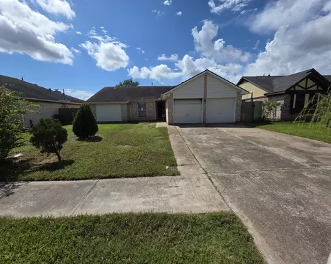 3012 Briar Dr, Pasadena, TX 77503 photo 1