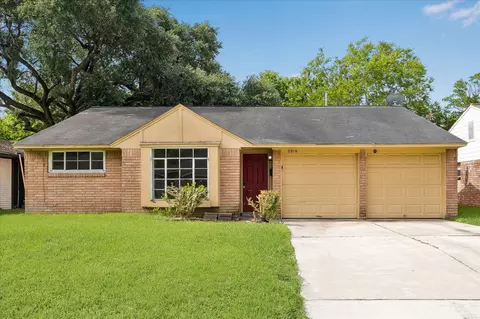 3919 Heatherbrook Dr, Houston, TX 77045