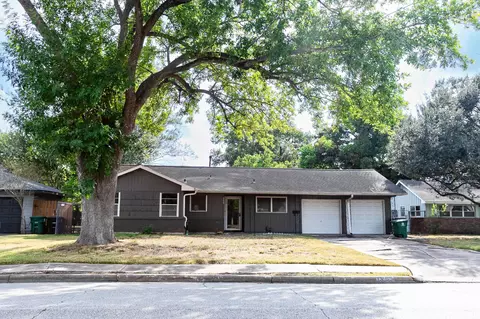 4825 Hummingbird St, Houston, TX 77035