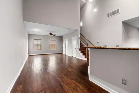 2900 Hamilton St #27, Houston, TX 77004