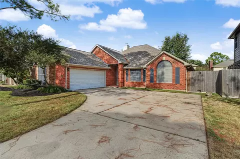 835 Maplewood Falls Ct, Houston, TX 77062