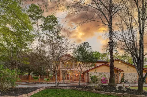 511 Chateau Woods Parkway Dr, Conroe, TX 77385