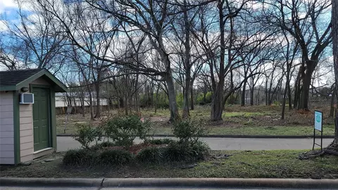 7051 Majestic Oaks Dr, Houston, TX 77088