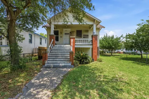 3324 Avenue N 12, Galveston, TX 77550