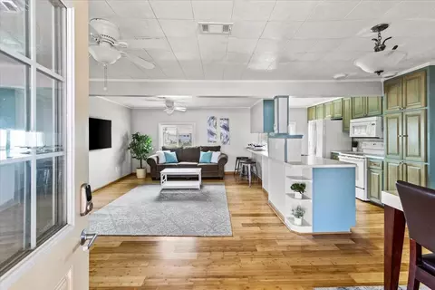 16507 John Davis Rd, Jamaica Beach, TX 77554