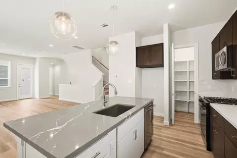 1811 Mills St, Houston, TX 77026