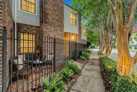 2113 Waugh Dr, Houston, TX 77006