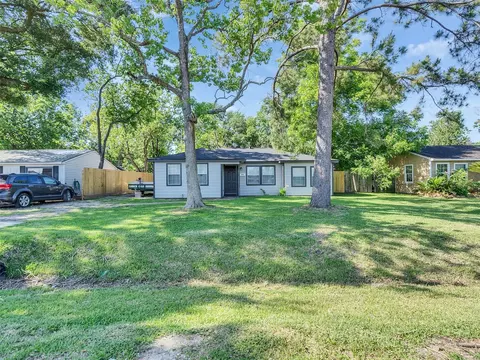 7426 Stephanie Dr, Deer Park, TX 77536