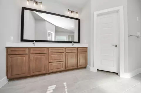 Bath - 3034 Native Spring Dr, Spring, TX 77373 photo 3 of 5